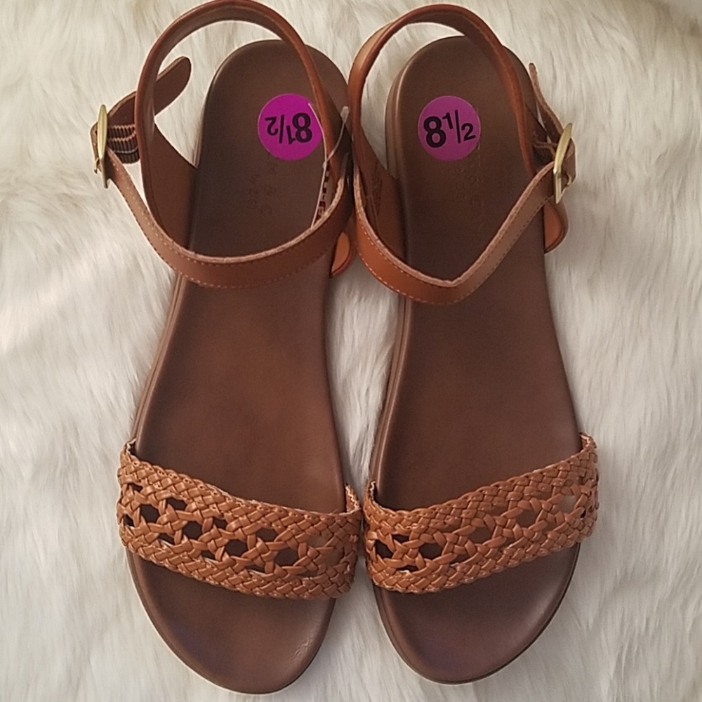 Sale (3/$35) NWT Rock and Candy Brown Sandals